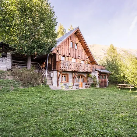 Chalet Le *